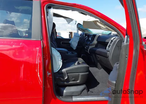 2022 Ram 2500 Laramie 4X4 6'4 Box z USA, uszkodzony, nr VIN 3C6UR5FJ2NG269115